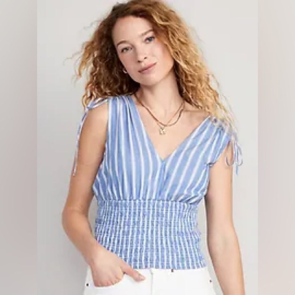 NWOT old Navy Fitted Striped Sleeveless V-Neck Tie-Shoulder Smocked Blouse